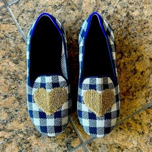 Rothy’s Kids loafer in navy and white gingham with Gold Mettalic heart